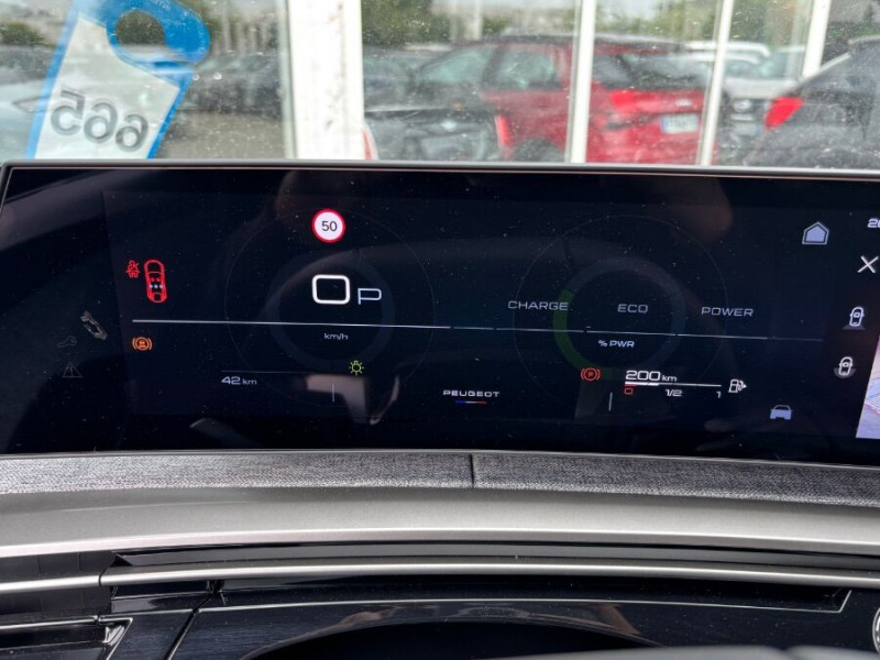 Photo 15 de l'offre de PEUGEOT 3008 HYBRID 145 e-DCS6 ALLURE Panoramic Pack à 31450€ chez Mérignac auto