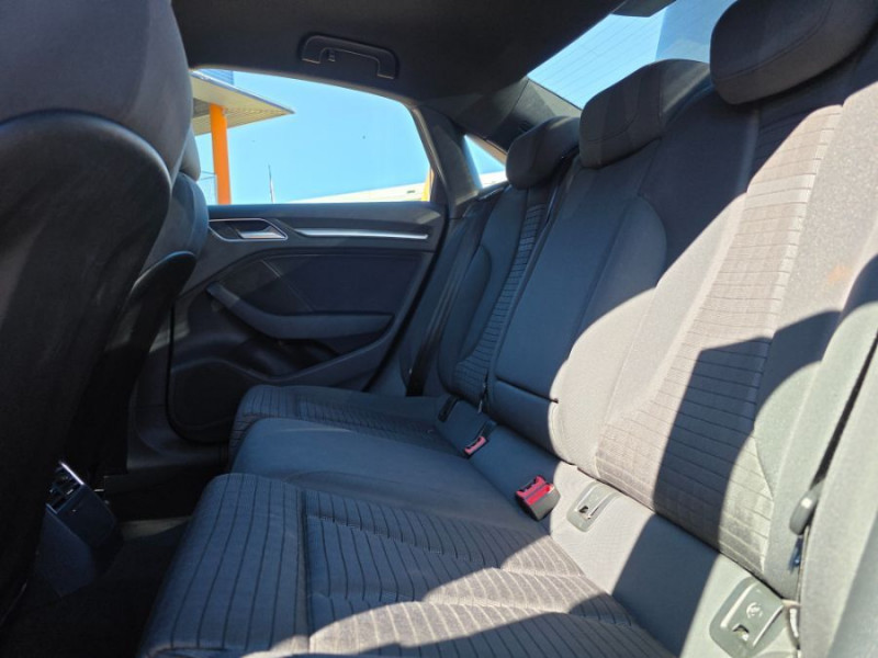 Photo 28 de l'offre de AUDI A3 SPORTBACK BERLINE 30 TDI 116 S Tronic 7 SPORT 4P GPS Xénon Plus SC JA17 à 19950€ chez Mérignac auto