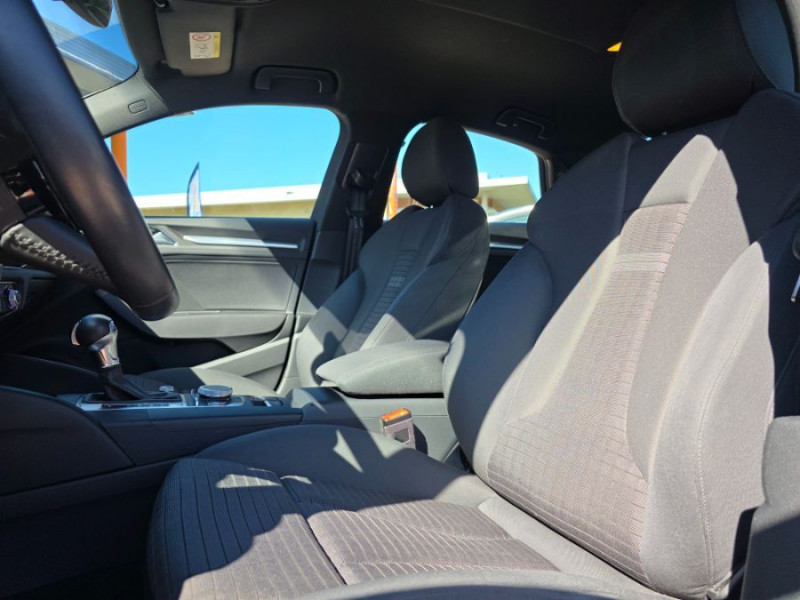 Photo 5 de l'offre de AUDI A3 SPORTBACK BERLINE 30 TDI 116 S Tronic 7 SPORT 4P GPS Xénon Plus SC JA17 à 19950€ chez Mérignac auto