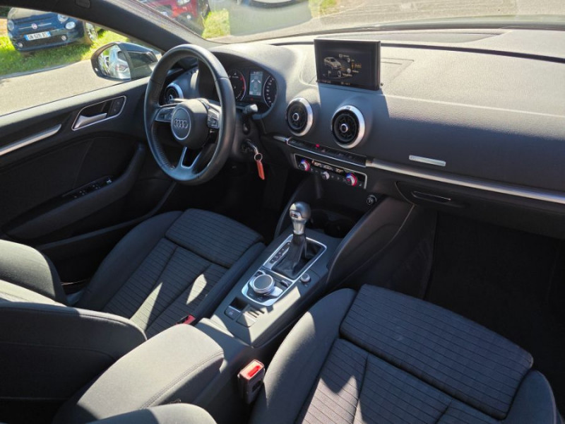 Photo 15 de l'offre de AUDI A3 SPORTBACK BERLINE 30 TDI 116 S Tronic 7 SPORT 4P GPS Xénon Plus SC JA17 à 19950€ chez Mérignac auto