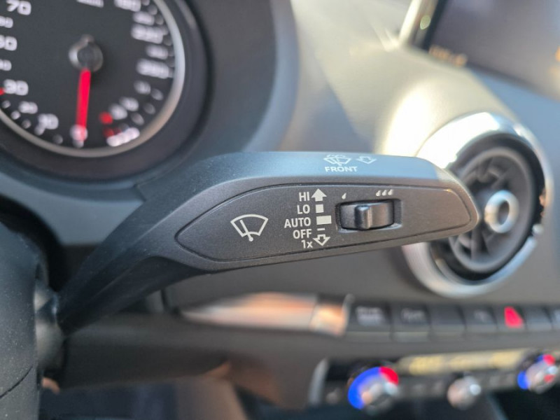 Photo 21 de l'offre de AUDI A3 SPORTBACK BERLINE 30 TDI 116 S Tronic 7 SPORT 4P GPS Xénon Plus SC JA17 à 19950€ chez Mérignac auto