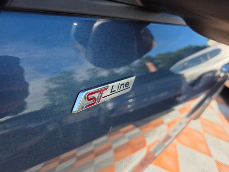 Photo 18 de l'offre de FORD KUGA 2.0 ECOBLUE D 120 BVA8 ST LINE X 360° Attel. Options... à 25950€ chez Mérignac auto