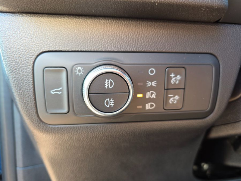 Photo 37 de l'offre de FORD KUGA 2.0 ECOBLUE D 120 BVA8 ST LINE X 360° Attel. Options... à 25950€ chez Mérignac auto