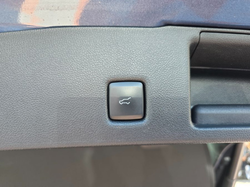 Photo 8 de l'offre de FORD KUGA 2.0 ECOBLUE D 120 BVA8 ST LINE X 360° Attel. Options... à 25950€ chez Mérignac auto