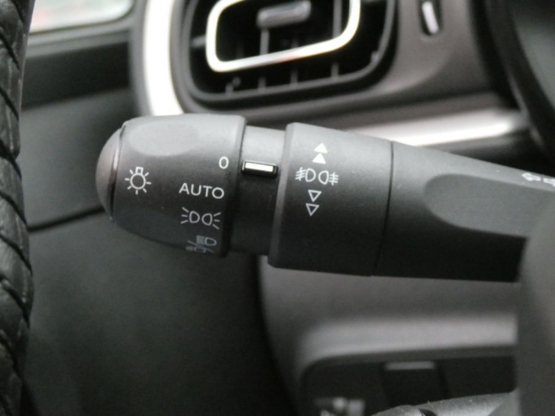 Photo 26 de l'offre de CITROEN C3 III 1.2 PureTech 83 MAX SHINE JA16 à 12950€ chez Mérignac auto