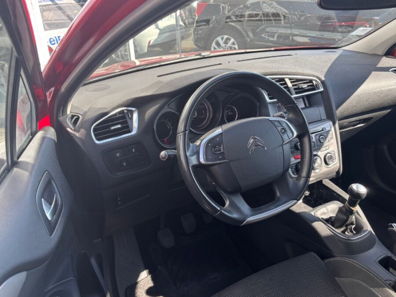 Photo 4 de l'offre de CITROEN C4 1.2 PureTech 110 FEEL CLIM Auto Radar Bluetooth à 9950€ chez Mérignac auto