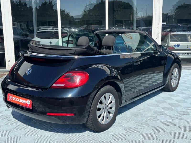 Photo 6 de l'offre de VOLKSWAGEN COCCINELLE CABRIOLET 1.2 TSI 105 BVM6 GPS Radars à 15950€ chez Mérignac auto