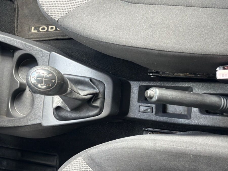 Photo 16 de l'offre de DACIA LODGY 1.6 SCe 102 5PL à 7950€ chez Mérignac auto