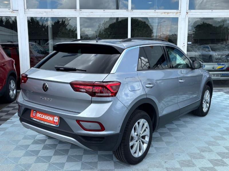 Photo 3 de l'offre de VOLKSWAGEN T-ROC 2.0 TDI 150 DSG STYLE EDITION 1ère Main à 31950€ chez Mérignac auto