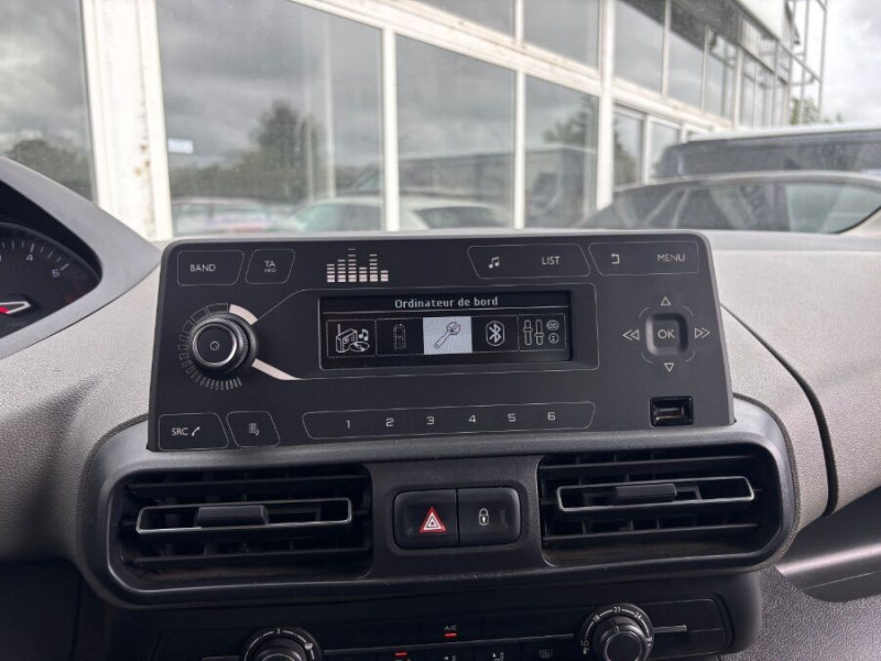 Photo 26 de l'offre de PEUGEOT RIFTER XL LONG 1.5 BlueHDi 100 ACTIVE 5PL Radars à 19950€ chez Mérignac auto