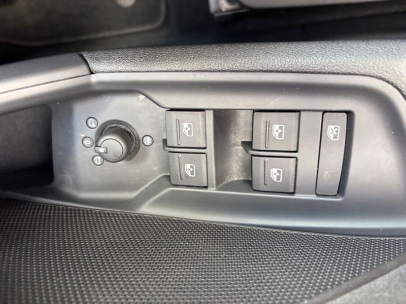 Photo 16 de l'offre de AUDI A3 SPORTBACK IV 35 TDI 150 S Tronic 7 PACK GPS Camera Radars 1ère Main à 25450€ chez Mérignac auto