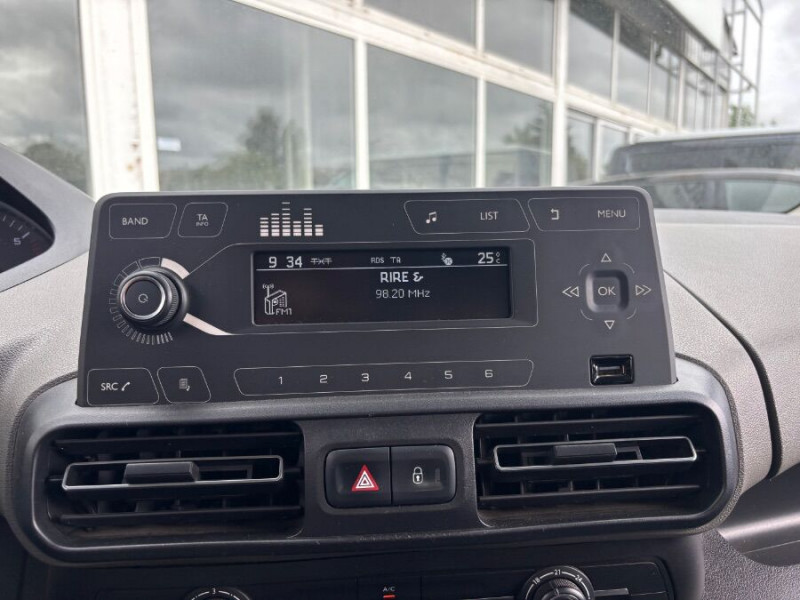 Photo 24 de l'offre de PEUGEOT RIFTER XL LONG 1.5 BlueHDi 100 ACTIVE 5PL Radars à 19950€ chez Mérignac auto