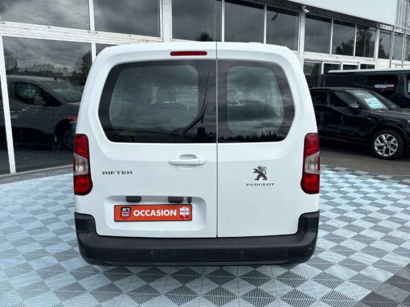 Photo 12 de l'offre de PEUGEOT RIFTER XL LONG 1.5 BlueHDi 100 ACTIVE 5PL Radars à 19950€ chez Mérignac auto