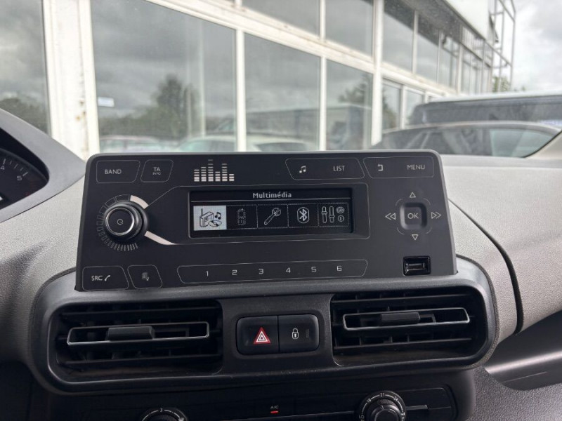 Photo 25 de l'offre de PEUGEOT RIFTER XL LONG 1.5 BlueHDi 100 ACTIVE 5PL Radars à 19950€ chez Mérignac auto