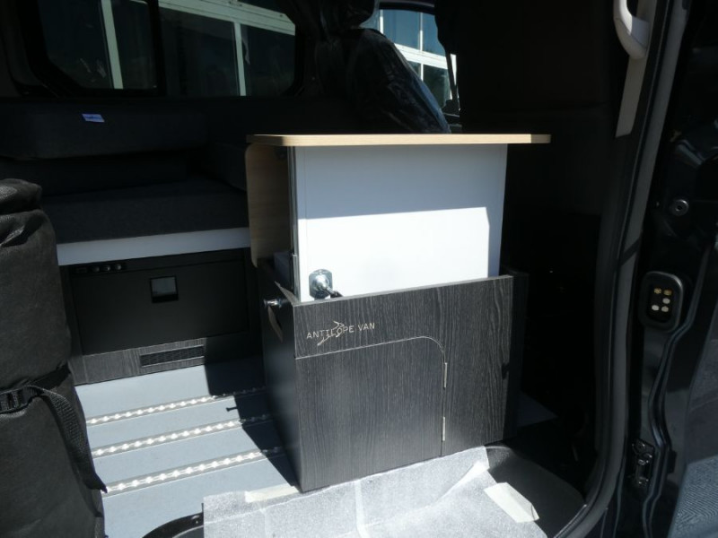 Photo 11 de l'offre de RENAULT TRAFIC VAN ANTILOPE VAN Aménagé FLEX PLUS 2.0 DCi 150 EAG9 L1 CONFORT 4PL JA17 Attel+Pte Vélo Dispo 08.26 à 58300€ chez Mérignac auto