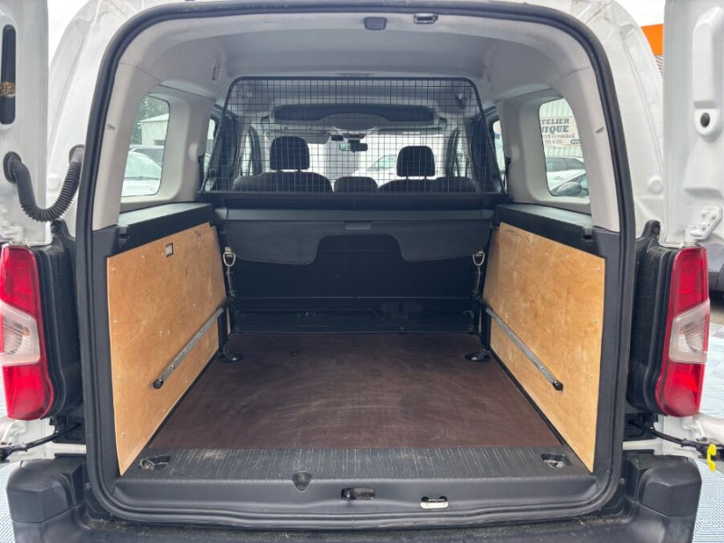 Photo 7 de l'offre de PEUGEOT RIFTER XL LONG 1.5 BlueHDi 100 ACTIVE 5PL Radars à 19950€ chez Mérignac auto