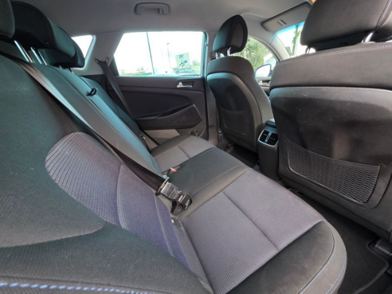 Photo 18 de l'offre de HYUNDAI TUCSON III 1.7 CRDI 115 BVM6 NAVI PACK Camera SC à 13450€ chez Mérignac auto