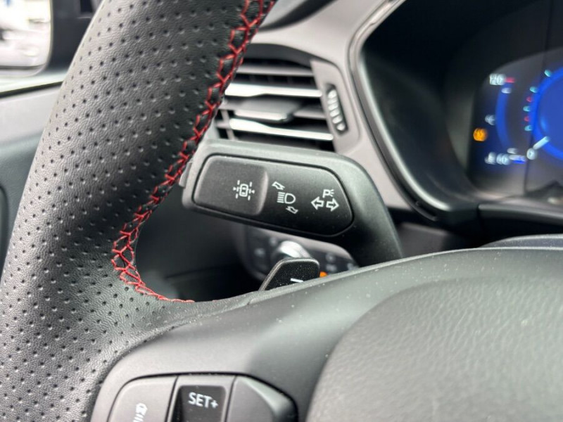 Photo 17 de l'offre de FORD KUGA 2.0 ECOBLUE D 120 BVA8 ST LINE X TOE 360° Attel. Options... à 26890€ chez Mérignac auto