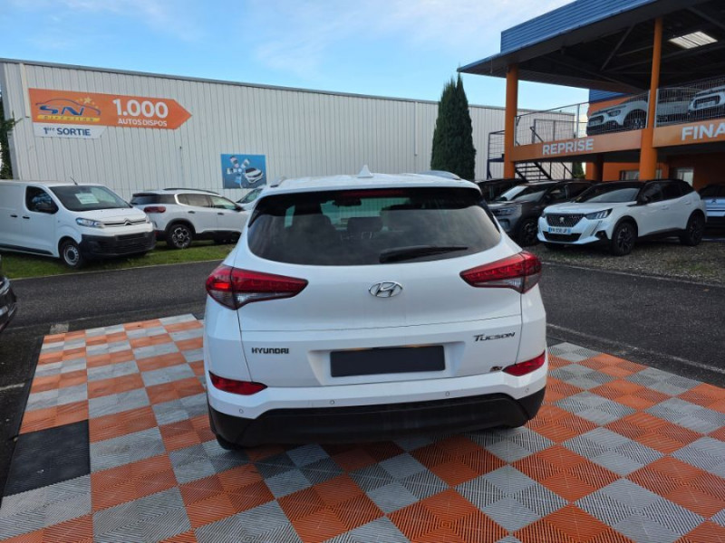 Photo 12 de l'offre de HYUNDAI TUCSON III 1.7 CRDI 115 BVM6 NAVI PACK Camera SC à 13450€ chez Mérignac auto