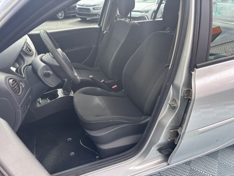 Photo 11 de l'offre de RENAULT CLIO III 1.2 16V 75 5P CLM Crit'Air 1 à 4950€ chez Mérignac auto