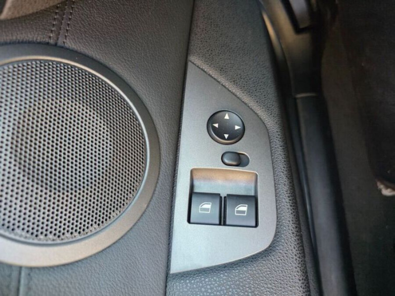 Photo 21 de l'offre de BMW Z4 2.5i 192cv 6 Cylindres BVA Cabriolet CUIR à 12450€ chez Mérignac auto
