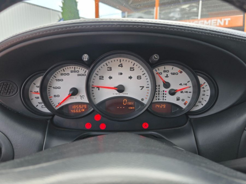 Photo 17 de l'offre de PORSCHE 911 996 3.4 300cv Tiptronic CARRERA 4 TOE Carnet à 28500€ chez Mérignac auto