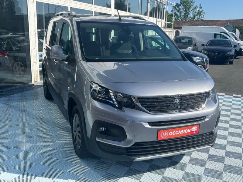 Photo 8 de l'offre de PEUGEOT RIFTER XL LONG 1.5 BlueHDi 130 EAT8 ALLURE Equipé TPMR 6PL en TVA à 32900€ chez Mérignac auto