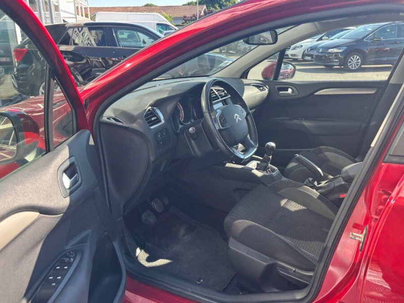 Photo 13 de l'offre de CITROEN C4 1.2 PureTech 110 FEEL CLIM Auto Radar Bluetooth à 9950€ chez Mérignac auto