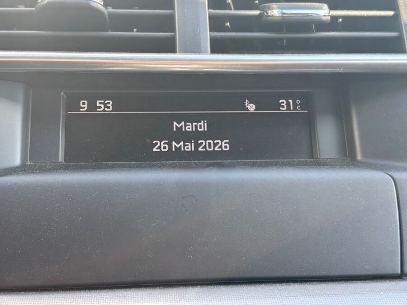 Photo 22 de l'offre de CITROEN C4 1.2 PureTech 110 FEEL CLIM Auto Radar Bluetooth à 9950€ chez Mérignac auto