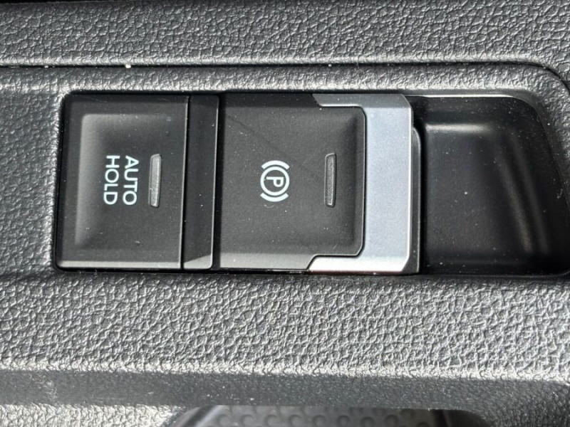 Photo 34 de l'offre de VOLKSWAGEN T-ROC 2.0 TDI 150 DSG STYLE EDITION Caméra Key Less 1ère Main à 31950€ chez Mérignac auto