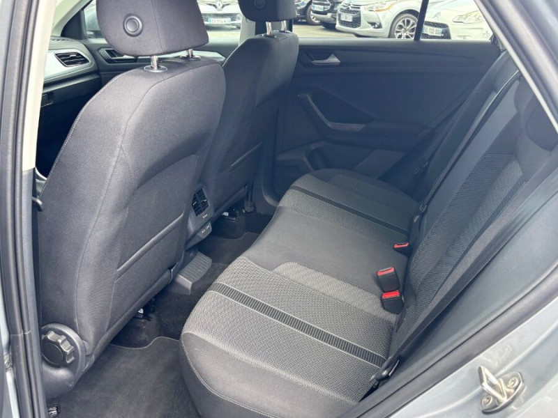 Photo 17 de l'offre de VOLKSWAGEN T-ROC 2.0 TDI 150 DSG STYLE EDITION Caméra Key Less 1ère Main à 31950€ chez Mérignac auto