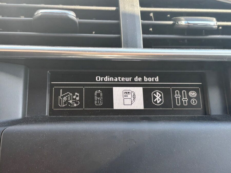 Photo 16 de l'offre de CITROEN C4 1.2 PureTech 110 FEEL CLIM Auto Radar Bluetooth à 9950€ chez Mérignac auto