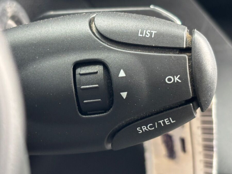 Photo 19 de l'offre de PEUGEOT RIFTER 1.2 PureTech 110 BVM6 ACTIVE GPS Bluetooth Attel. à 18950€ chez Mérignac auto