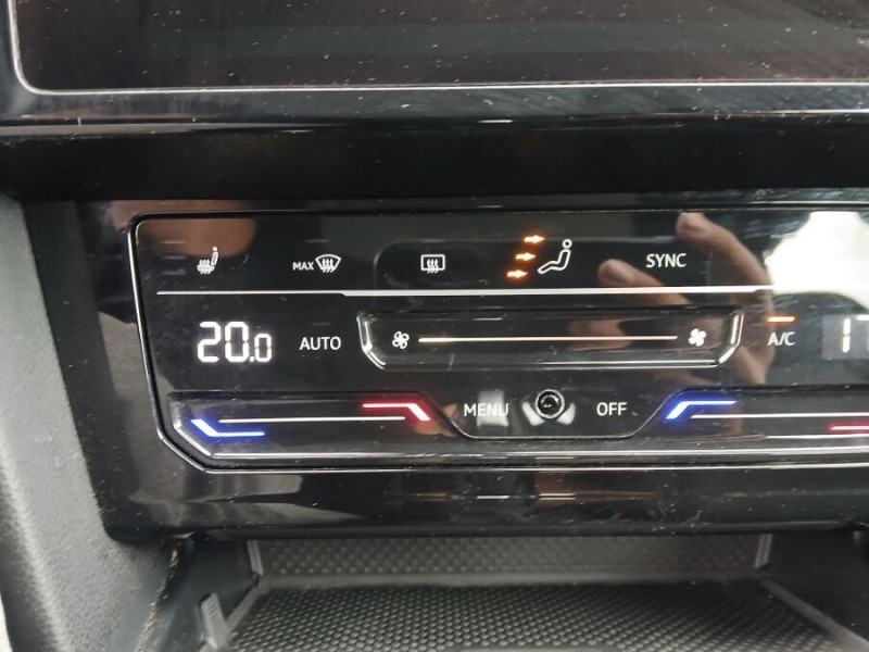 Photo 26 de l'offre de VOLKSWAGEN PASSAT SW VIII 2.0 TDI 122 DSG7 STYLE BUSINESS GPS Radars ACC Hayon EL. 1ère Main à 21450€ chez Mérignac auto