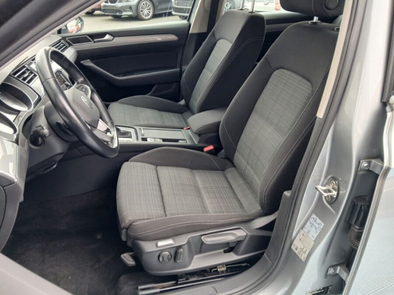 Photo 4 de l'offre de VOLKSWAGEN PASSAT SW VIII 2.0 TDI 122 DSG7 STYLE BUSINESS GPS Radars ACC Hayon EL. 1ère Main à 21450€ chez Mérignac auto
