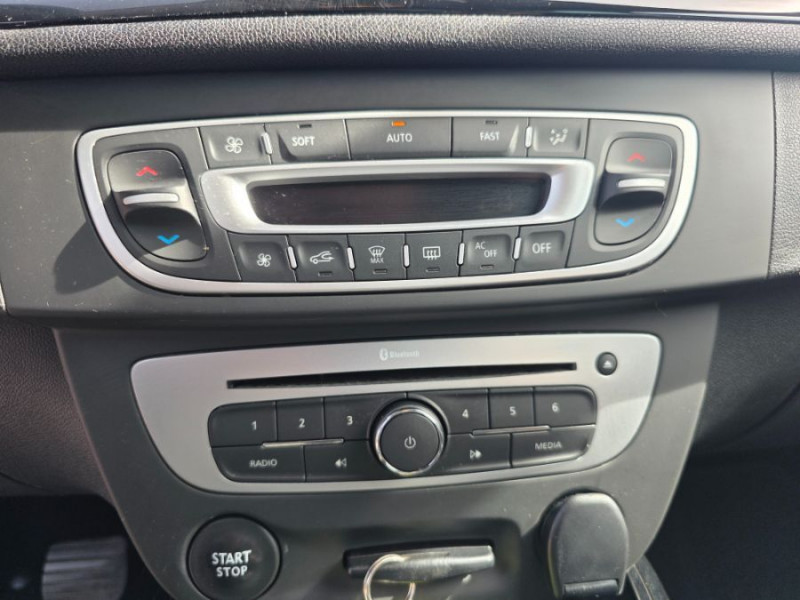 Photo 17 de l'offre de RENAULT MEGANE III 1.5 DCI 110 BVM6 Ph.3 BOSE Camera JA17 Suivie à 8900€ chez Mérignac auto