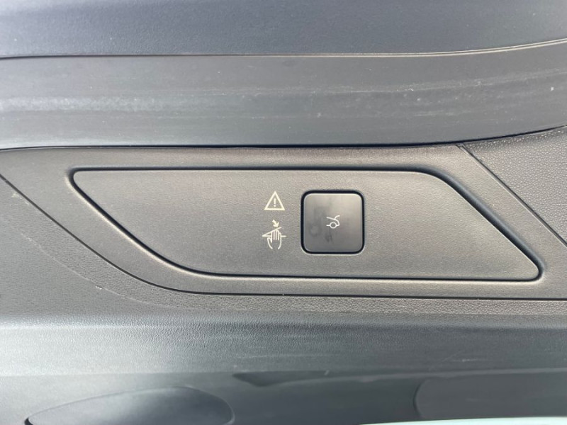Photo 9 de l'offre de CITROEN GRAND C4 SPACETOURER 1.5 BlueHDi 130 EAT8 SHINE CUIR SEM Hayon EL. Attel. 7PL 1ère Main à 23990€ chez Mérignac auto