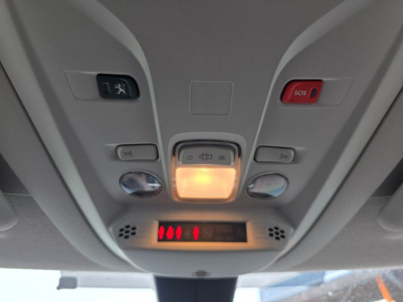 Photo 28 de l'offre de PEUGEOT RIFTER 1.5 BlueHDi 130 BVM6 GT JA17 230V Attel. à 21950€ chez Mérignac auto