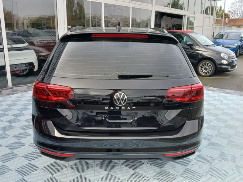 Photo 11 de l'offre de VOLKSWAGEN PASSAT SW VIII 2.0 TDI 150 DSG7 STYLE BUSINESS GPS Camera ACC Hayon EL. 1ère Main à 27990€ chez Mérignac auto