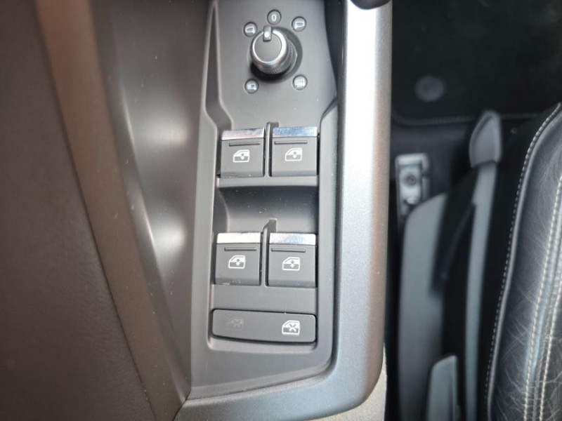 Photo 33 de l'offre de AUDI Q3 35 TDI 150 S tronic 7 S LINE JA19 LED Hayon EL. 1ère Main à 28900€ chez Mérignac auto