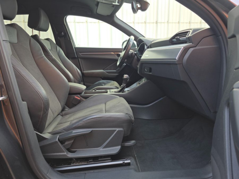 Photo 20 de l'offre de AUDI Q3 35 TDI 150 S tronic 7 S LINE JA19 LED Hayon EL. 1ère Main à 28900€ chez Mérignac auto