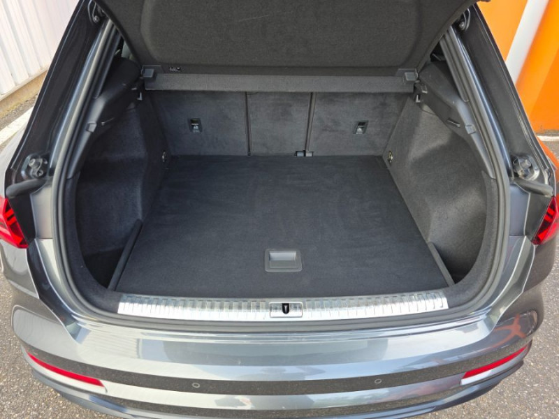 Photo 15 de l'offre de AUDI Q3 35 TDI 150 S tronic 7 S LINE JA19 LED Hayon EL. 1ère Main à 28900€ chez Mérignac auto