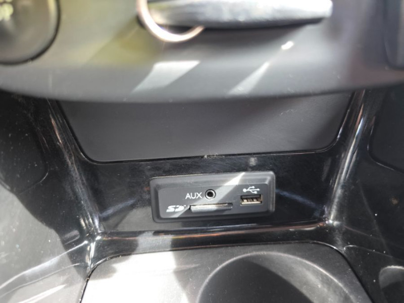 Photo 23 de l'offre de RENAULT MEGANE III 1.5 DCI 110 BVM6 Ph.3 BOSE Camera JA17 Suivie à 8900€ chez Mérignac auto