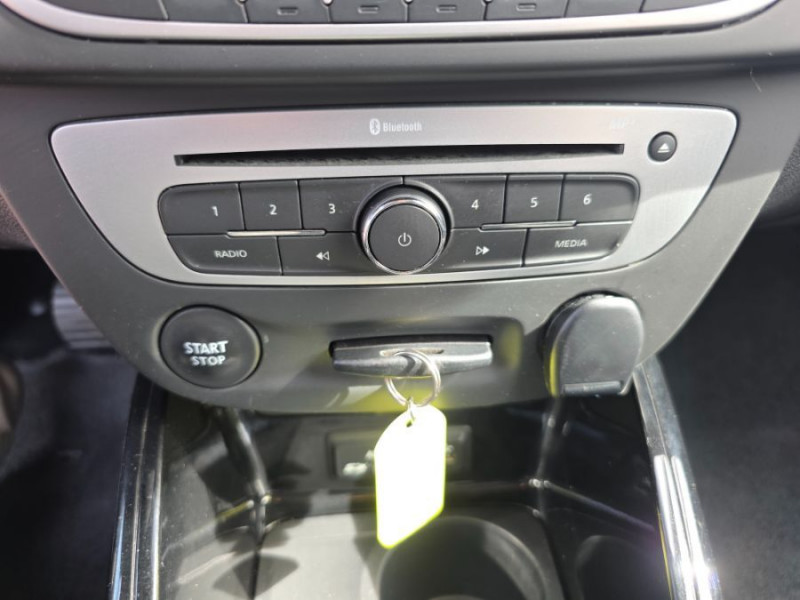 Photo 24 de l'offre de RENAULT MEGANE III 1.5 DCI 110 BVM6 Ph.3 BOSE Camera JA17 Suivie à 8900€ chez Mérignac auto