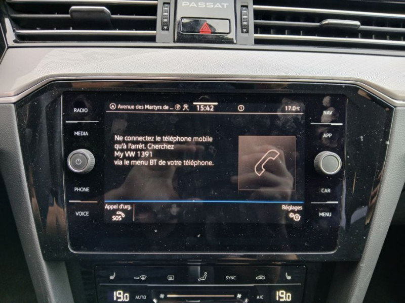 Photo 21 de l'offre de VOLKSWAGEN PASSAT SW VIII 2.0 TDI 150 DSG7 STYLE BUSINESS GPS Camera ACC Hayon EL. 1ère Main à 27990€ chez Mérignac auto