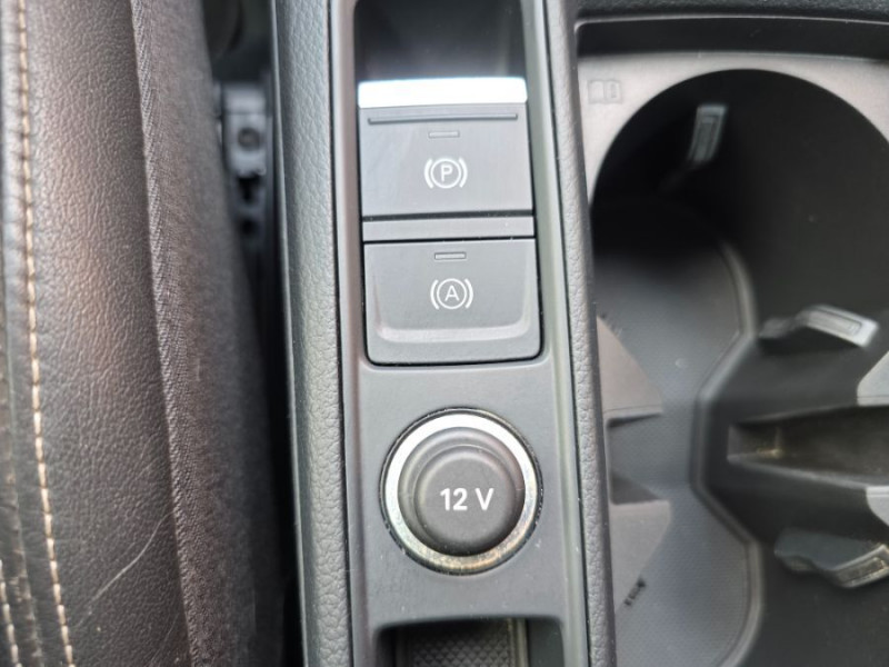 Photo 26 de l'offre de AUDI Q3 35 TDI 150 S tronic 7 S LINE JA19 LED Hayon EL. 1ère Main à 28900€ chez Mérignac auto