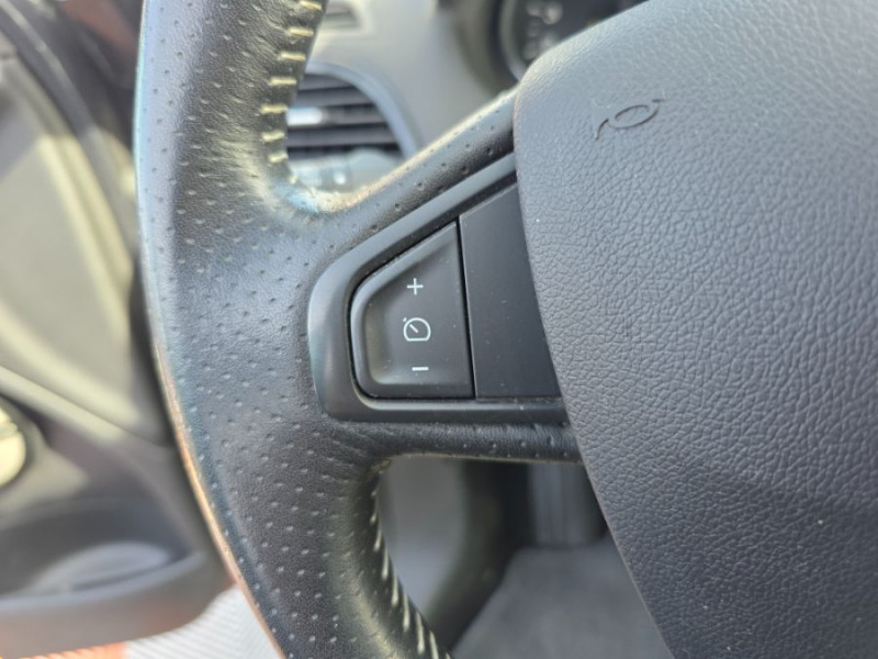 Photo 16 de l'offre de RENAULT MEGANE III 1.5 DCI 110 BVM6 Ph.3 BOSE Camera JA17 Suivie à 8900€ chez Mérignac auto