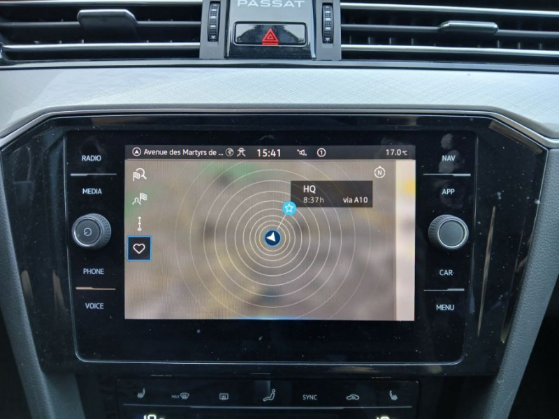 Photo 20 de l'offre de VOLKSWAGEN PASSAT SW VIII 2.0 TDI 150 DSG7 STYLE BUSINESS GPS Camera ACC Hayon EL. 1ère Main à 27990€ chez Mérignac auto