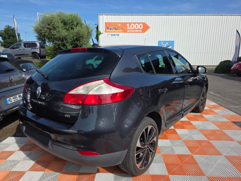 Photo 13 de l'offre de RENAULT MEGANE III 1.5 DCI 110 BVM6 Ph.3 BOSE Camera JA17 Suivie à 8900€ chez Mérignac auto