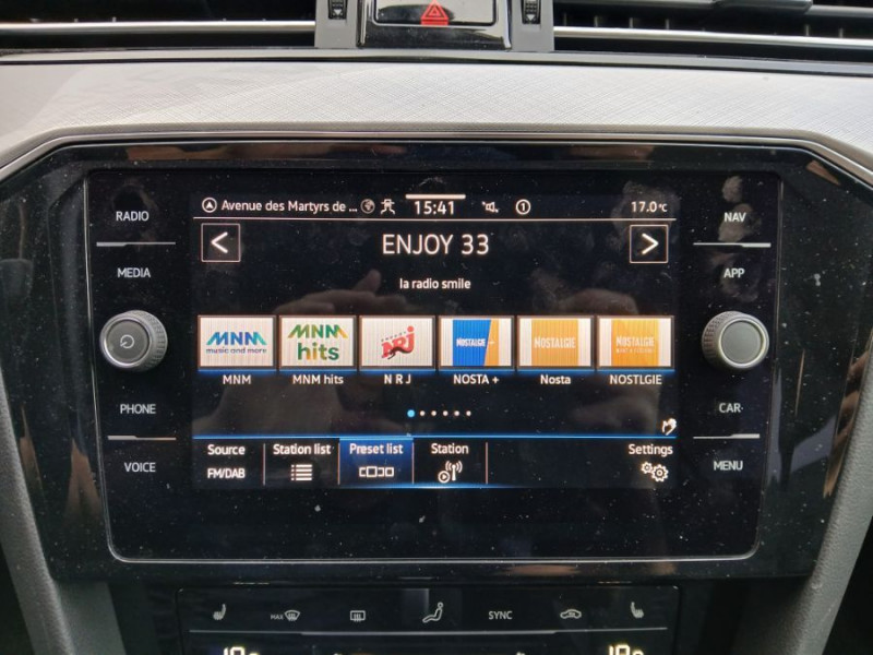 Photo 19 de l'offre de VOLKSWAGEN PASSAT SW VIII 2.0 TDI 150 DSG7 STYLE BUSINESS GPS Camera ACC Hayon EL. 1ère Main à 27990€ chez Mérignac auto